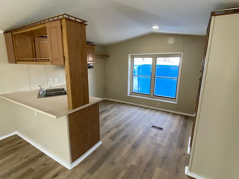 5125 N Center Rd — Photo 2