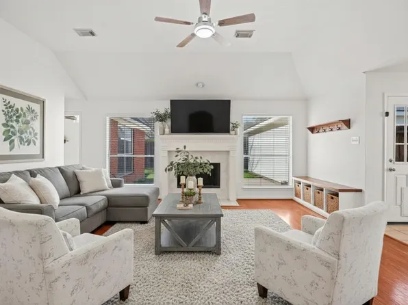 6314 Castle Lane Dr, Houston, TX 77066