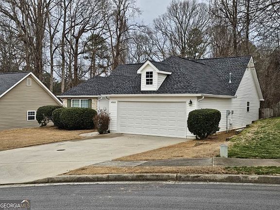 3rd image of 4900 Buckeye Pl
