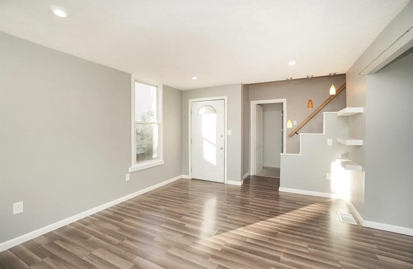 4 bed, 2.5 bath, 1622 sqft, $2,100 — Photo 3