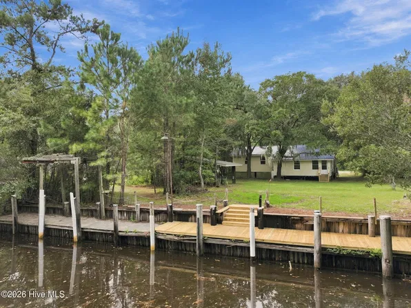 440 Village Drive, Beaufort, NC 28516