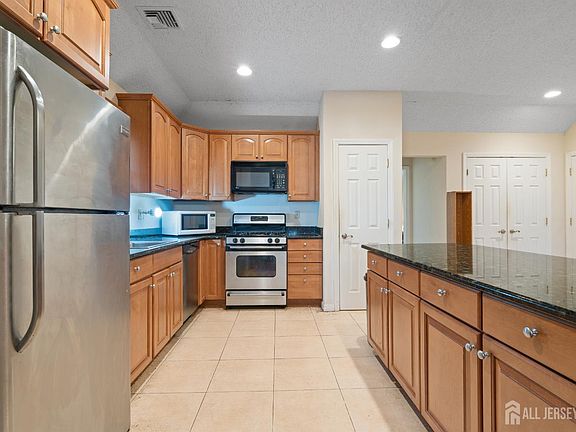 2nd image of 274 Aldrich Rd