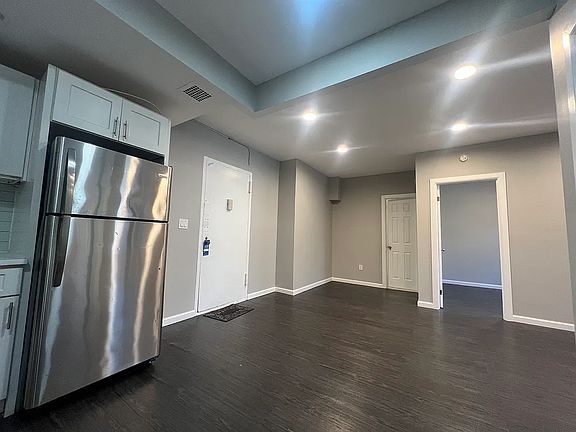 2nd image of 3204 Holland Ave #1R