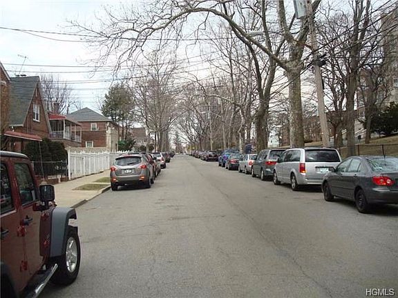 3rd image of 4317 Murdock Ave