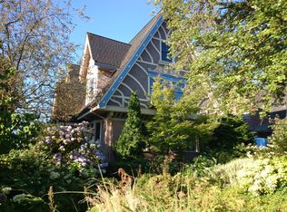 325 W Kinnear Pl, Seattle, WA 98119