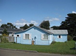 755 Franklin Ave SW, Bandon, OR 97411