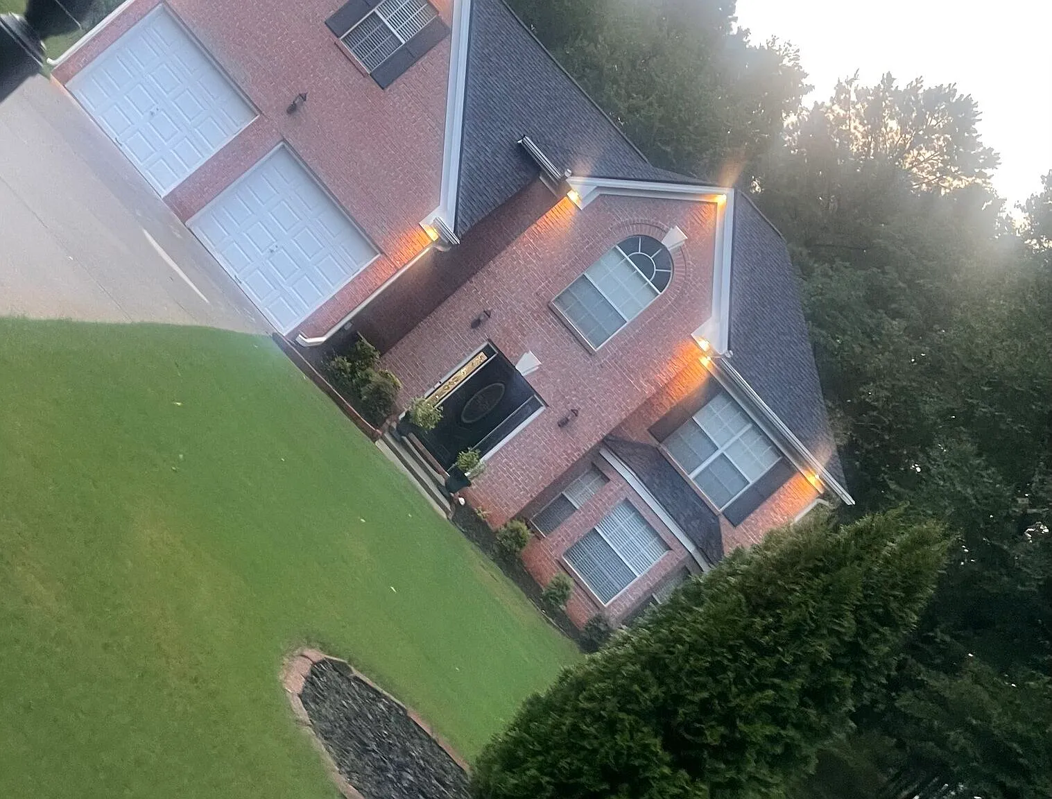 3 bed, 2.5 bath, 2750 sqft, $2,700 — Photo 1