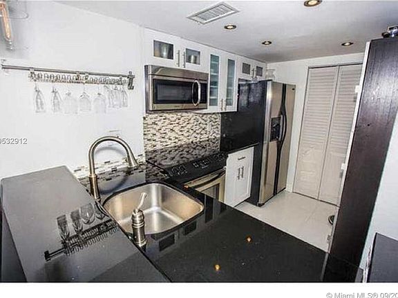 3rd image of 770 Claughton Island Dr #Penthouse 2