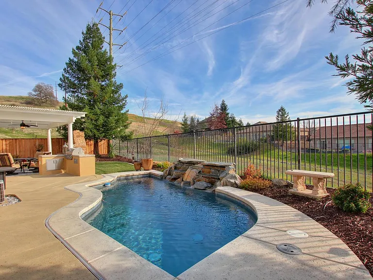 2219 Homestead Hills Ct — Photo 13