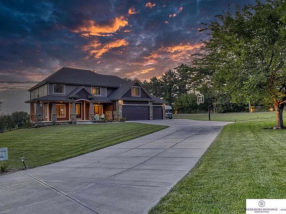 2nd image of 21106 Shiloh Cir