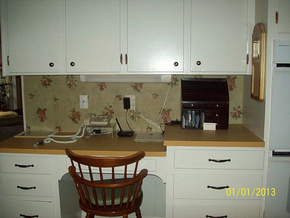 4th image of 122 Begonia St