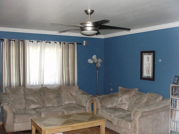 Living room with crown molding