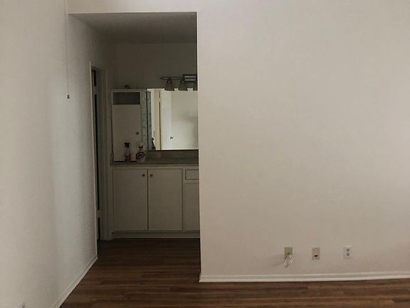 3rd image of 2512 Curtis Ave