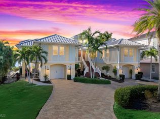 12271 Shoreview Dr, Matlacha, FL 33993