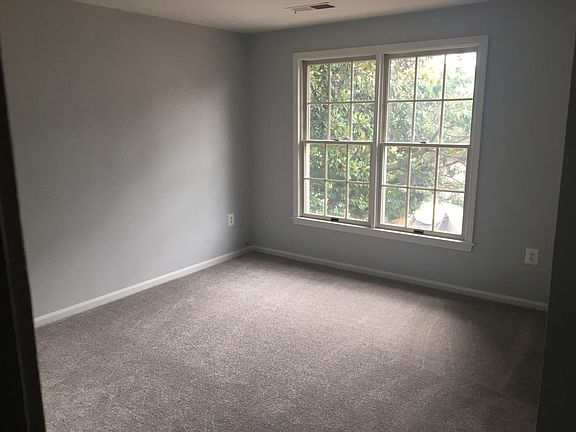 5th image of 408 E Raymond Ave #B