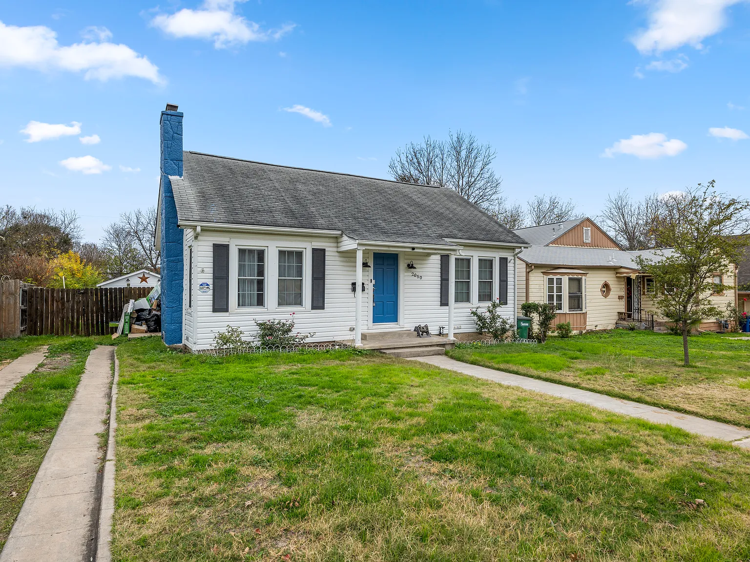 2050 W Mistletoe Ave — Photo 4