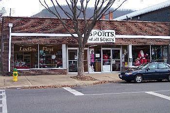 1st image of 2076 Magnolia Ave