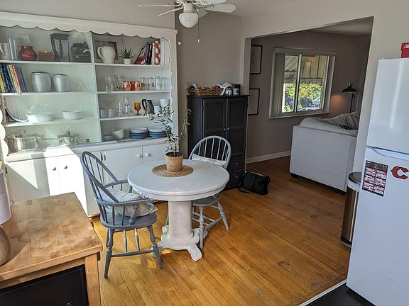 3rd image of 1734 Tuxworth Ave APT 2