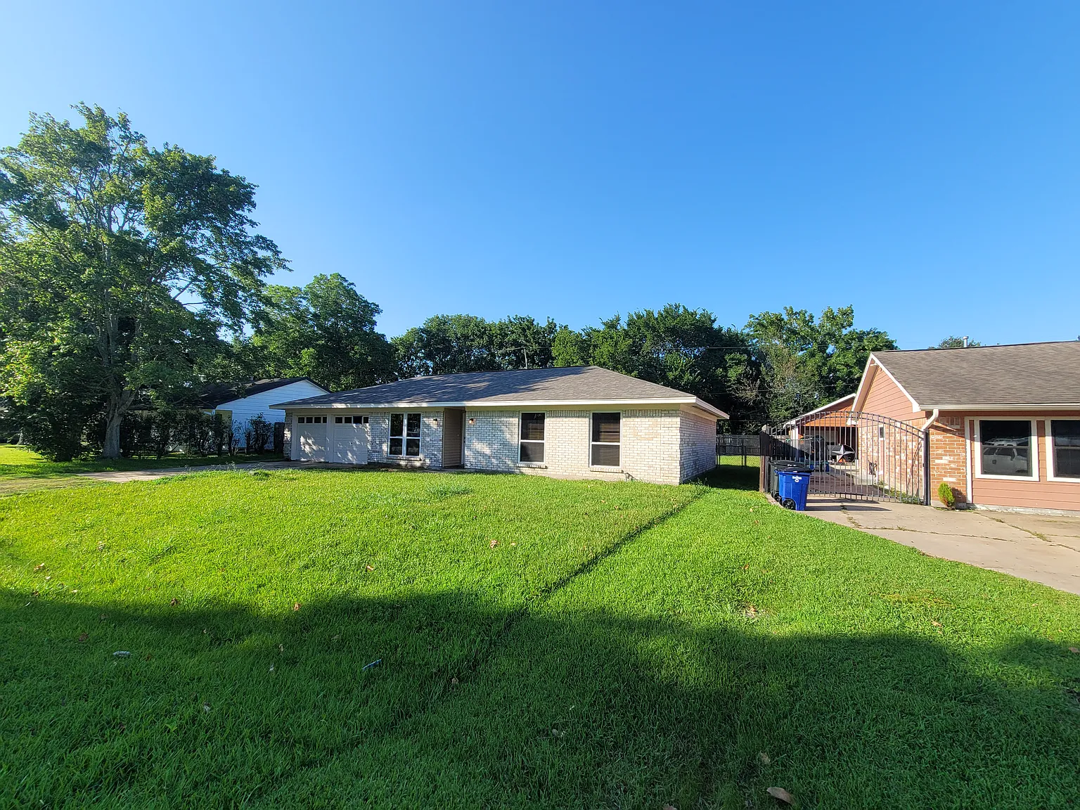 4 bed, 1500 sqft, $2,250 — Photo 2