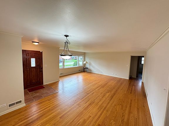 4th image of 901 Brookline Ln