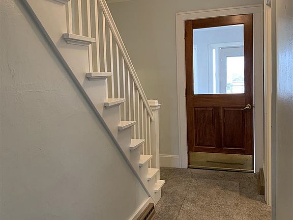 3rd image of 621 E Grand Blvd