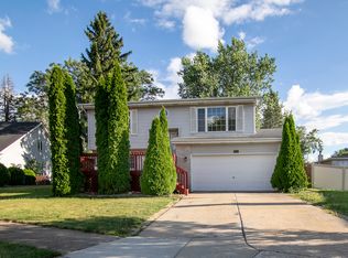 190 Knollwood Dr, Steger, IL 60475