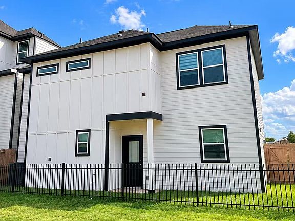 2nd image of 6702 Metro Blvd #17