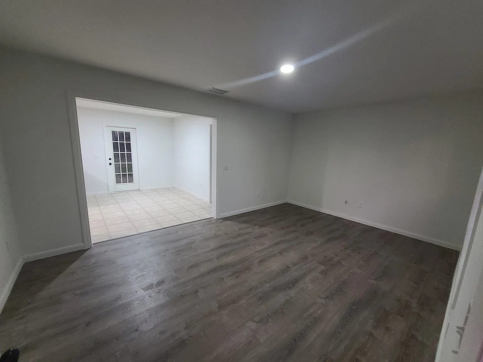 3 bed, 1200 sqft, $1,900 — Photo 2