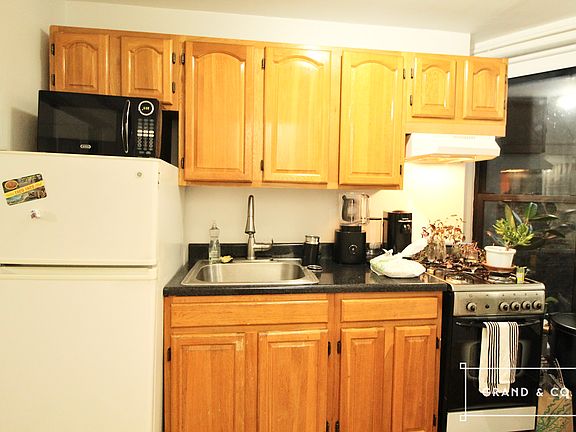 4th image of 120 Mac Dougal St #16