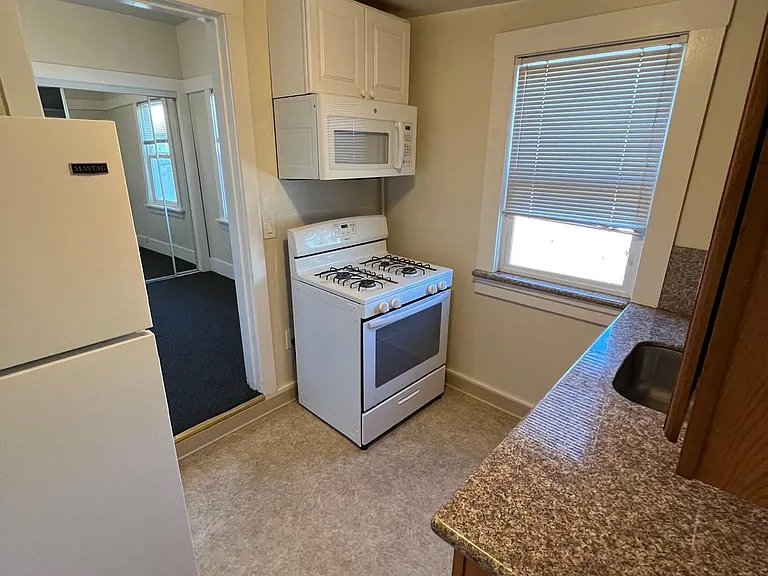 831 Adams St #2 — Photo 6