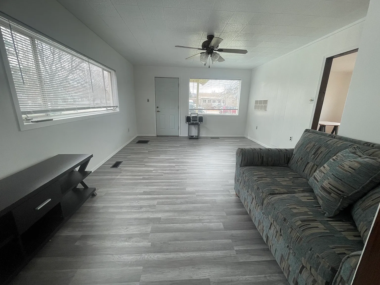 450 Amoretti St — Photo 2