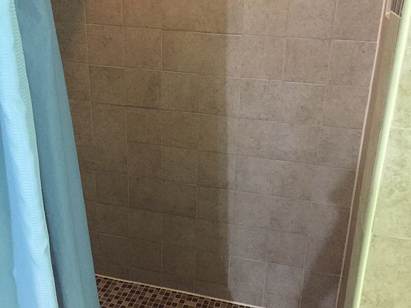 4th image of 110 Somerset St