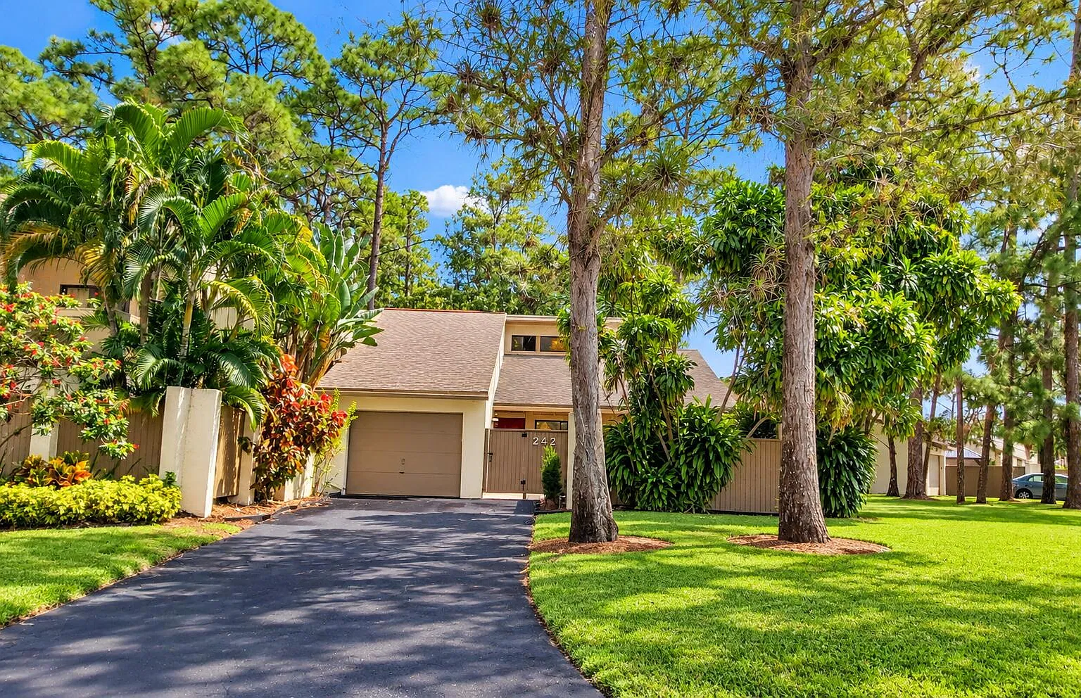 2 bed, 2.0 bath, 1206 sqft, $2,500 — Photo 1