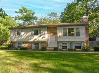 290 Harbor Dr, Lusby, MD 20657
