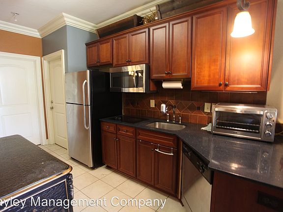 3rd image of 430 W Glenn Ave #210