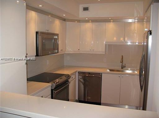 3rd image of 5600 Collins Ave APT 11G