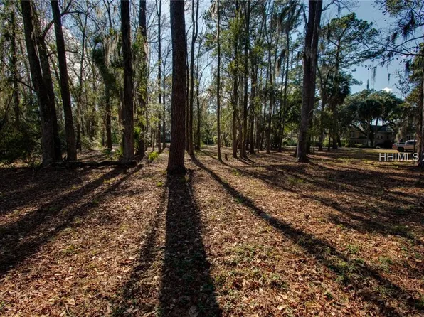 18 Peninsula Dr, Hilton Head Island, SC 29926