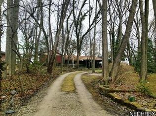 5579 Lake Rd, Sheffield Lake, OH 44054