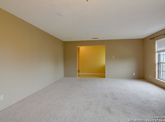 3rd image of 10438 Grand Park