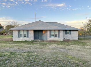 6100 Hawkeye Rd, Krum, TX 76249