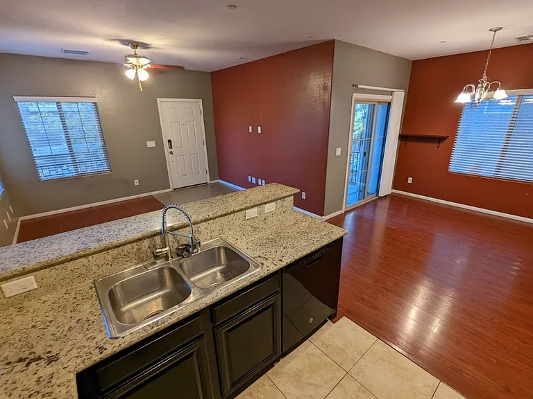 7760 Floral Fabric Ct — Photo 10