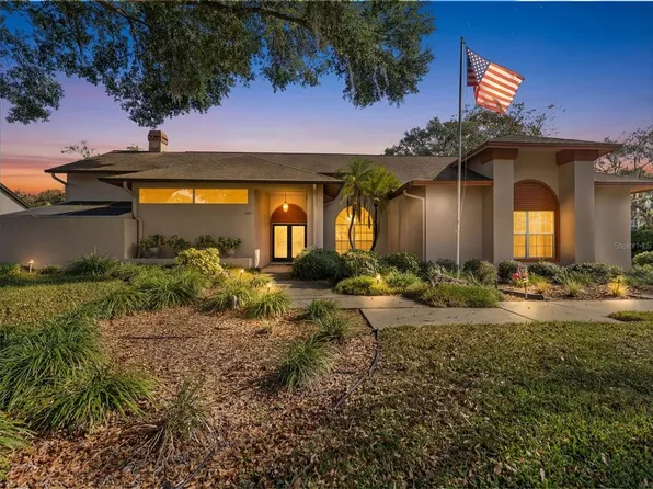 18103 Clear Lake Dr, Lutz, FL 33548