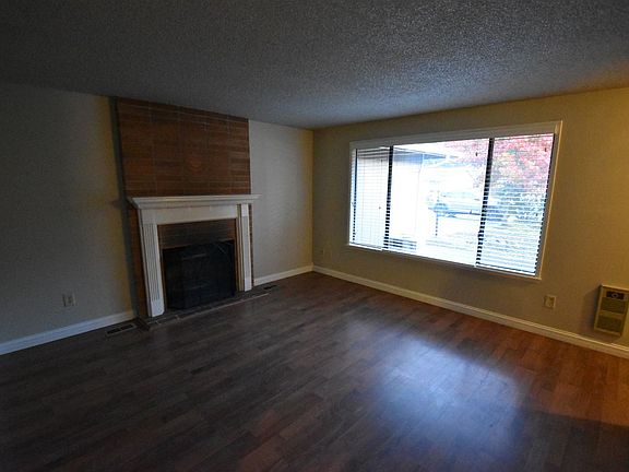 2nd image of 624 160th Street Ct E