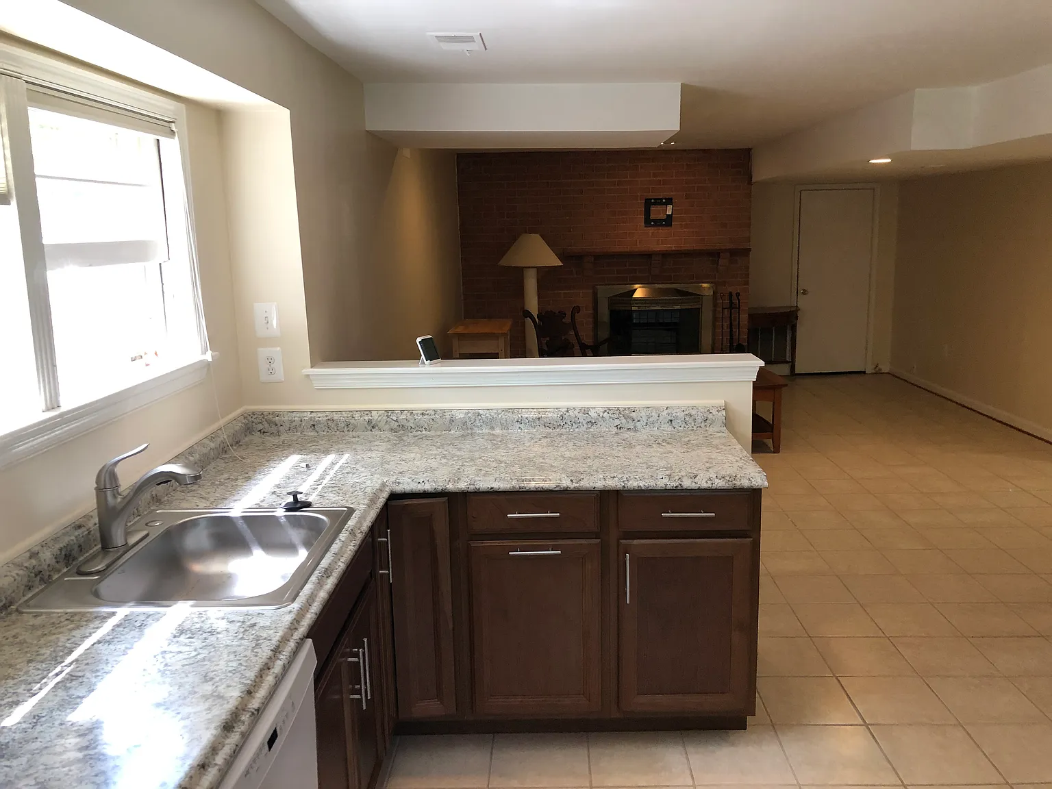 1 bed, 850 sqft, $1,650 — Photo 3