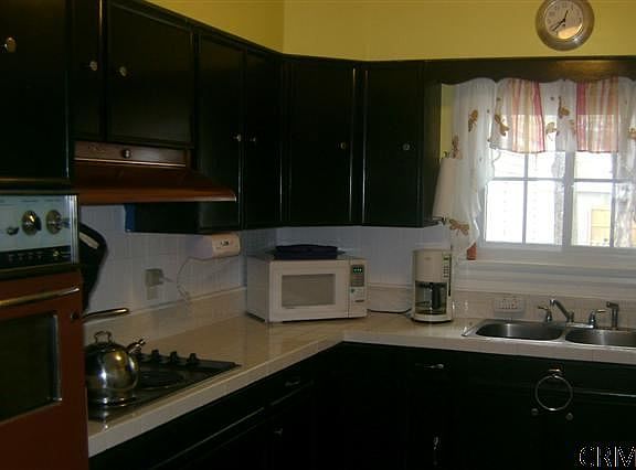3rd image of 7 Tremont Dr