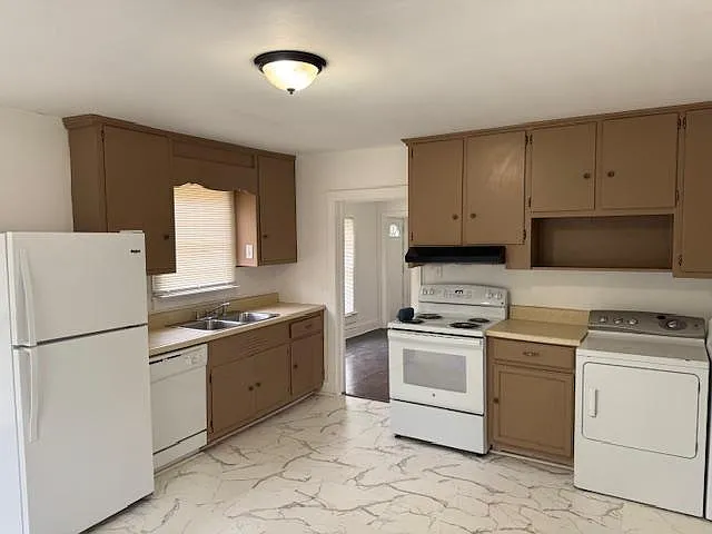 1055 Ebenezer Avenue Ext — Photo 8