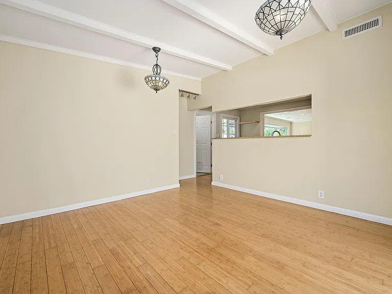 3419 Flora Vista Ave — Photo 6