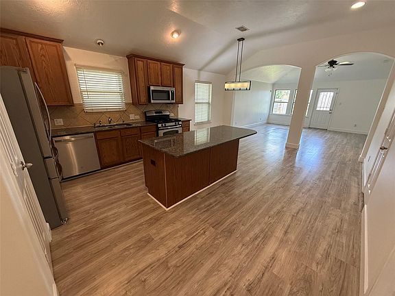5th image of 12650 Redbud Villa Ln