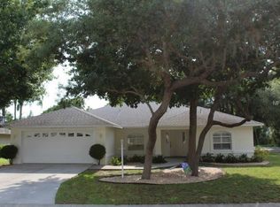 2000 Old Pine Way, Sarasota, FL 34232