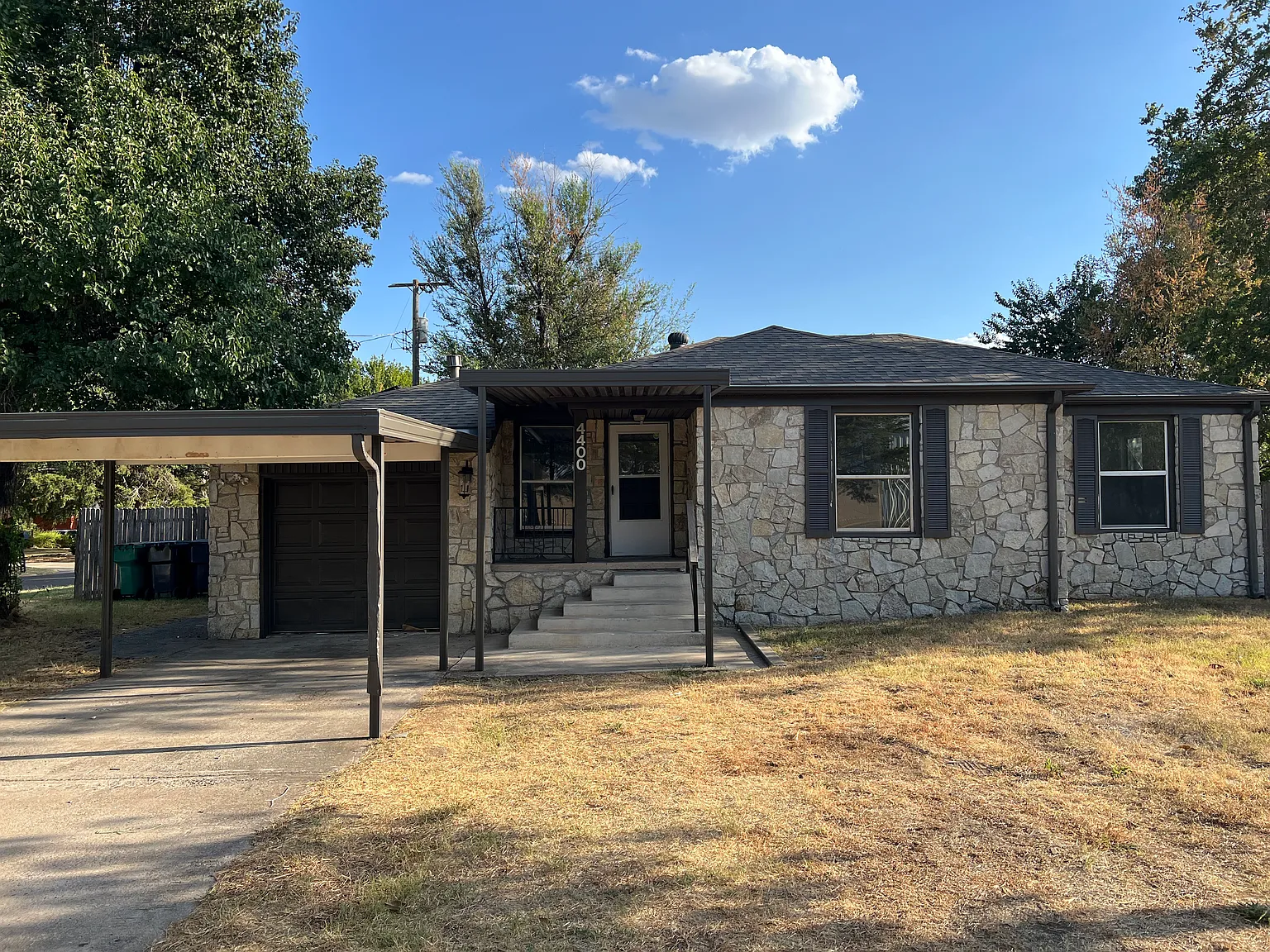 3 bed, 1216 sqft, $1,450 — Photo 1